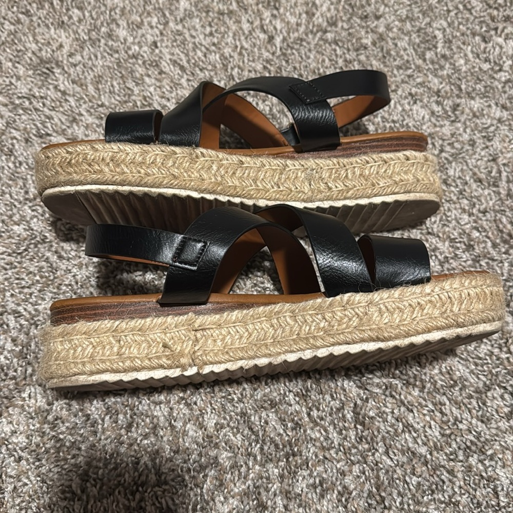 PIERRE DUMAS Platform Sandals - Picture 4 of 4